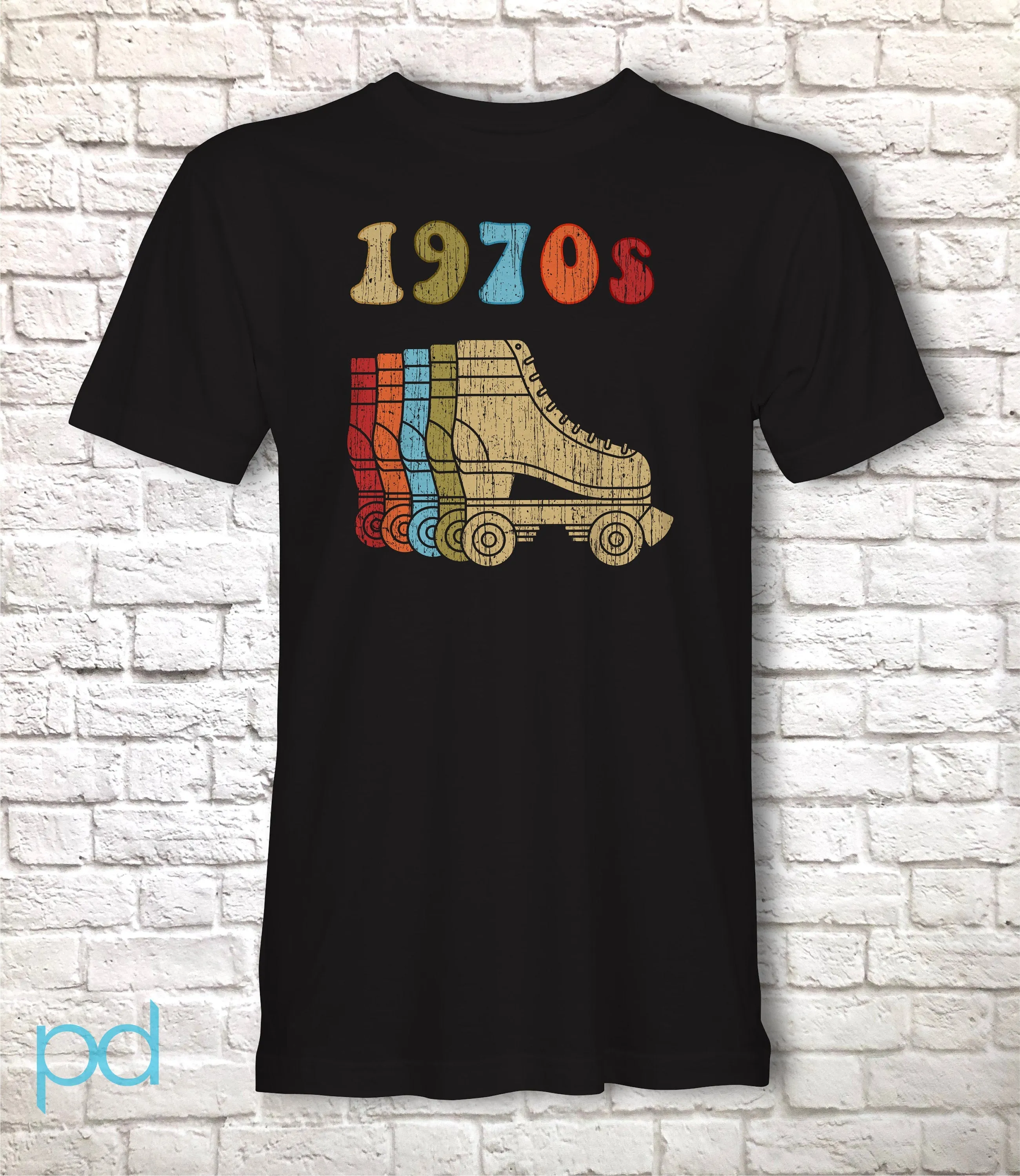 1970s Roller Skates T-Shirt, Repeating 70s Disco Derby Retro Vintage Worn Classic T Shirt Tee Top