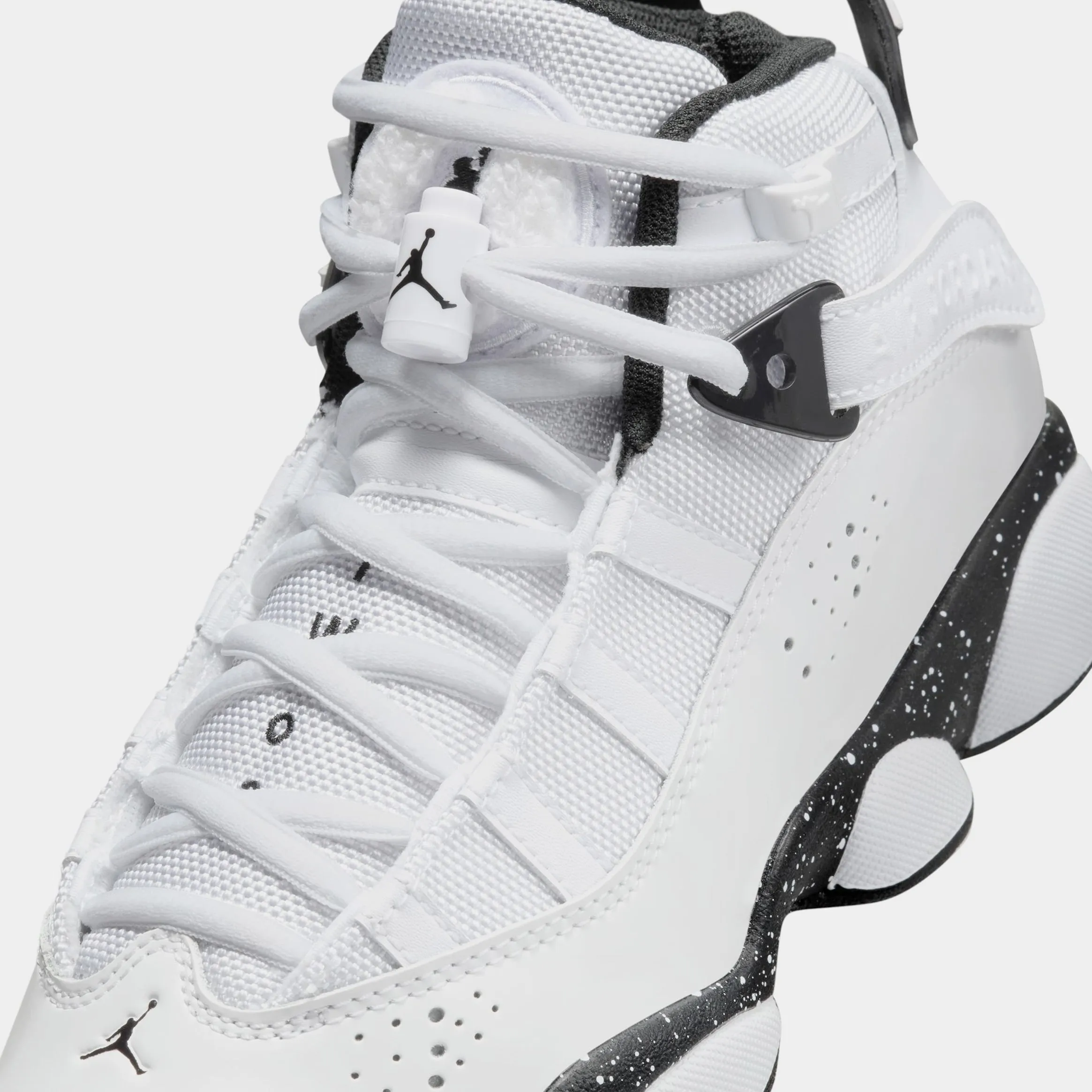 6 Rings Grade School Basketball Shoes (White/Black/White)