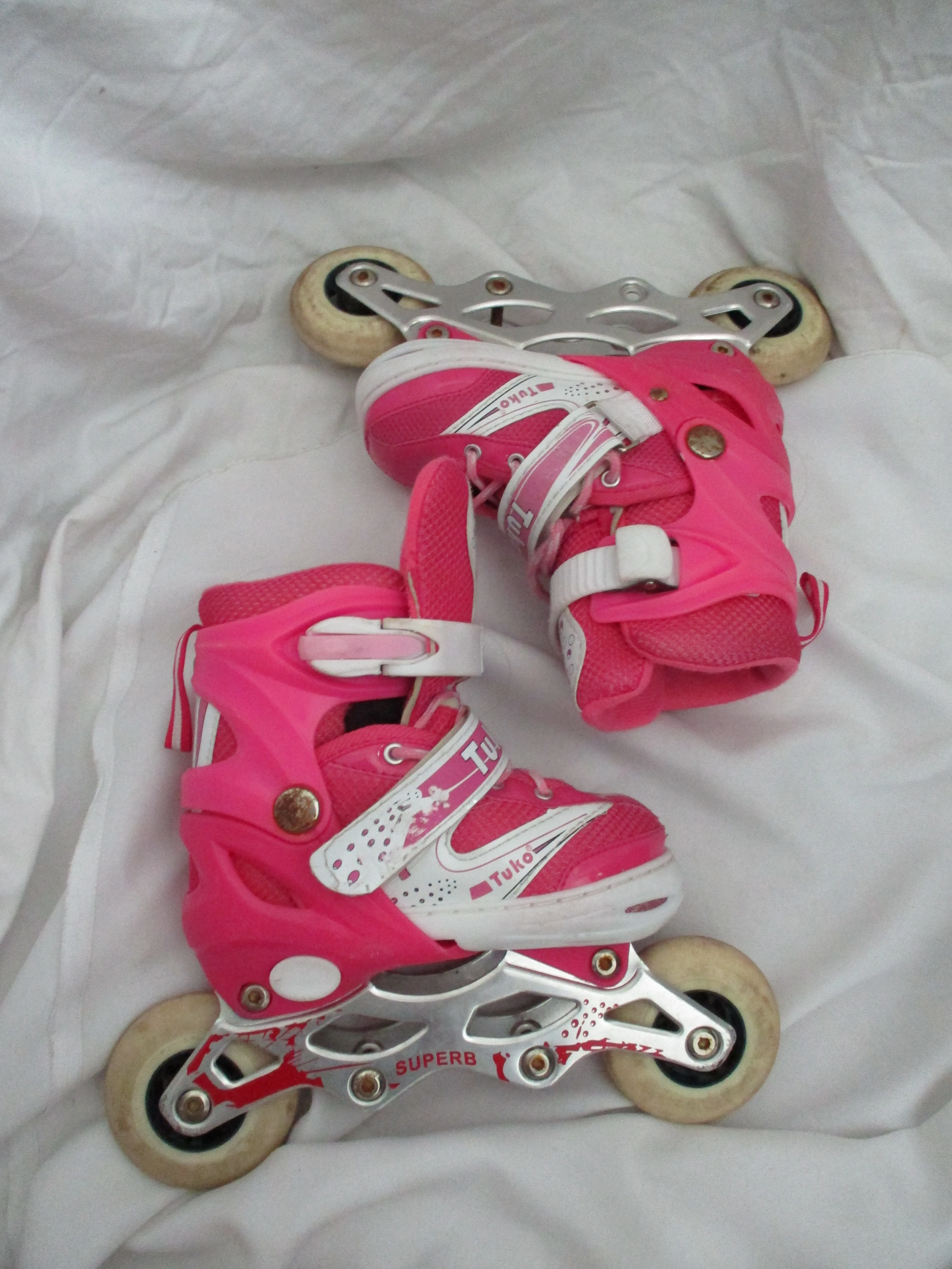 Little Girls KIDS ROLLER DERBY SKATES White Pink S Adjustable 31-34