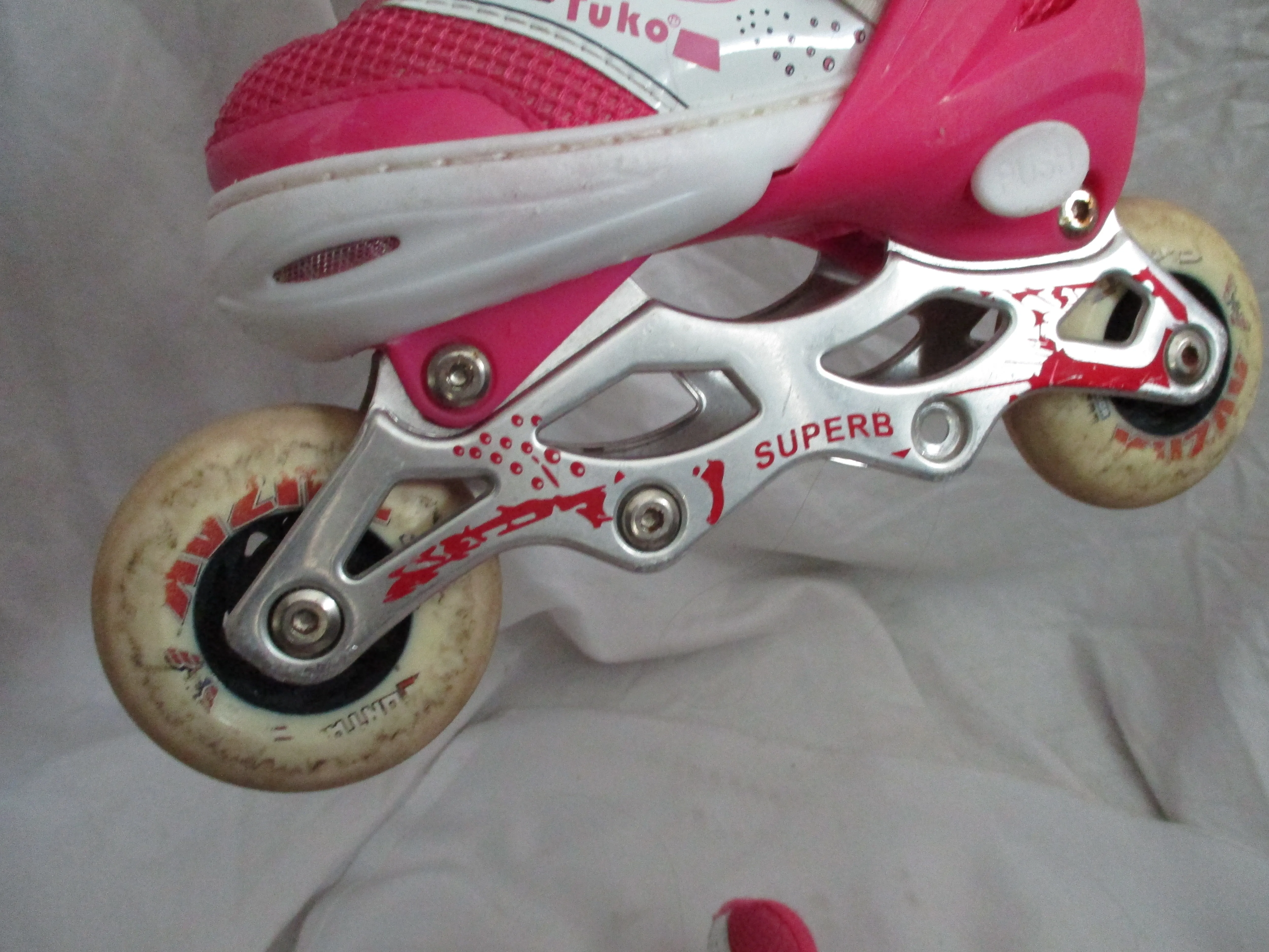 Little Girls KIDS ROLLER DERBY SKATES White Pink S Adjustable 31-34