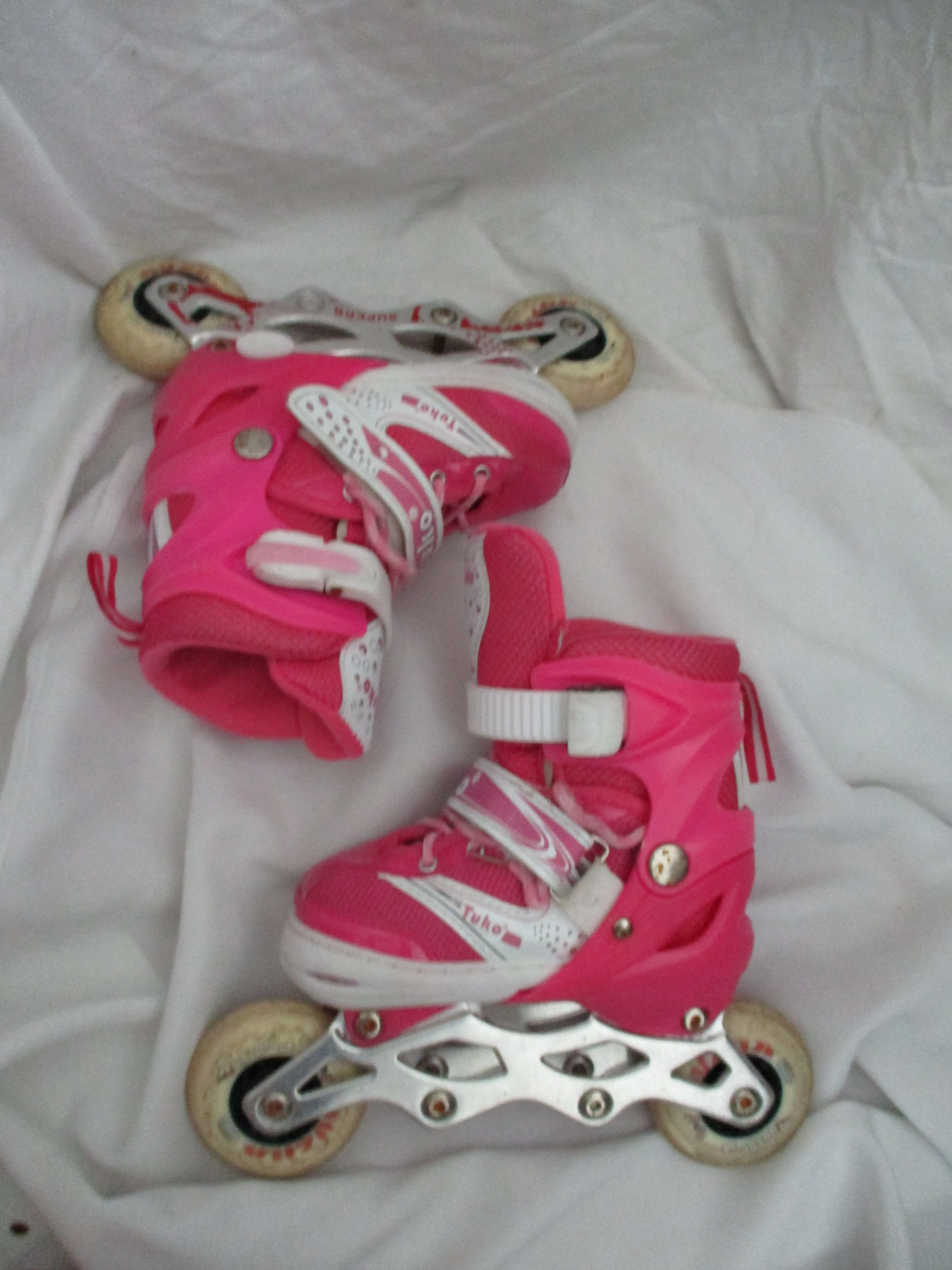 Little Girls KIDS ROLLER DERBY SKATES White Pink S Adjustable 31-34