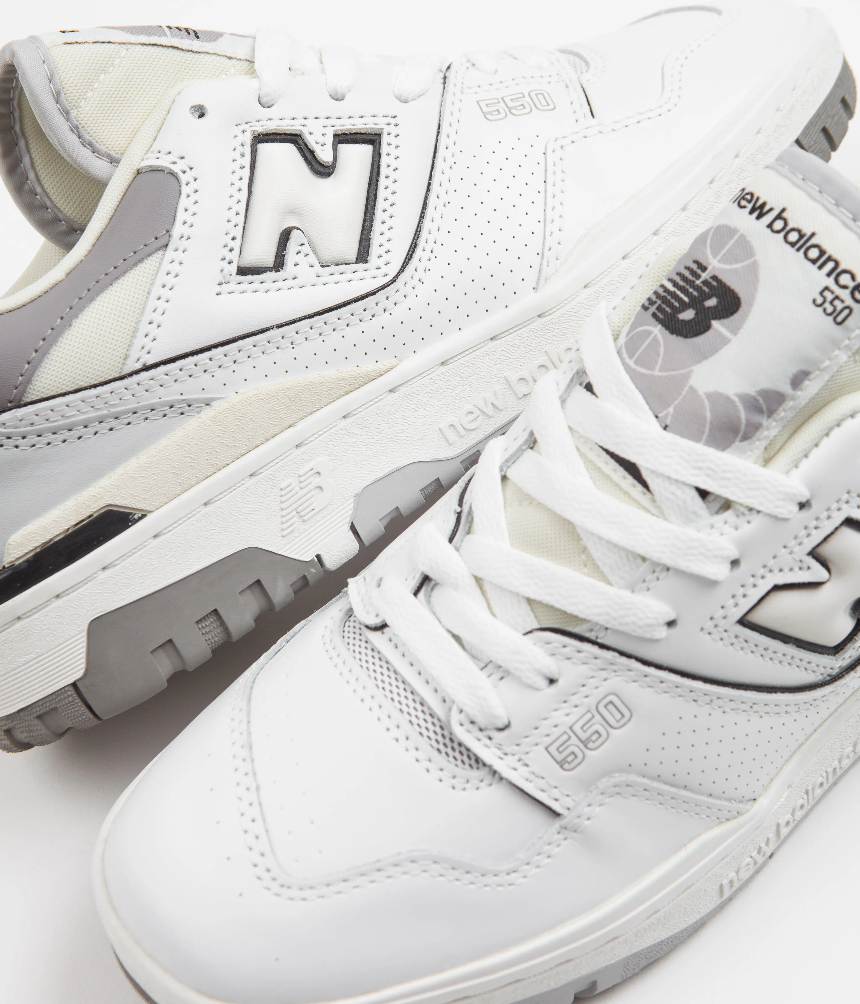 New Balance 550 Shoes - White / Grey