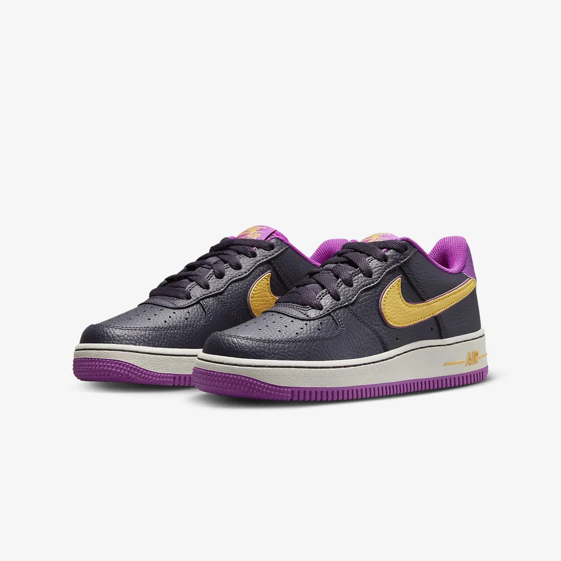 Nike | AIR FORCE 1  { CAVE PURPLE/SOLAR FLARE